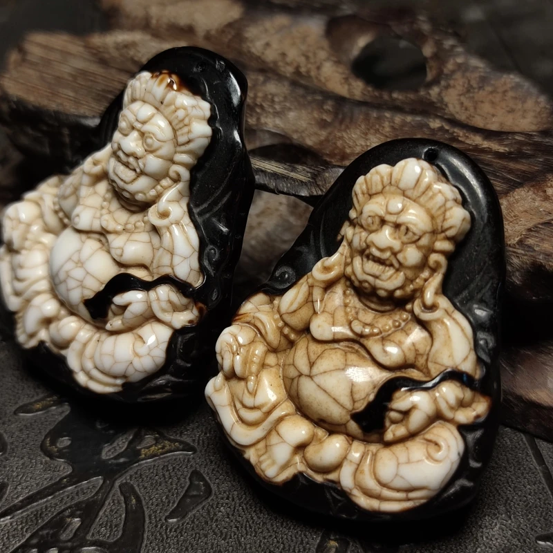 Tibetan Buddhism Auspicious Yellow God of Wealth Pendant Old Agate Carved Male and Female Amulet Buddha Necklace Pendant