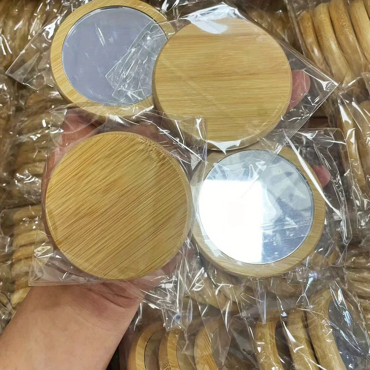 

20/40pcs Bamboo Mirrors Bulk Blank DIY Makeup Mirrors for Wedding Favors Portable Cosmetic Touch-up Mirrors for Travel & Beauty