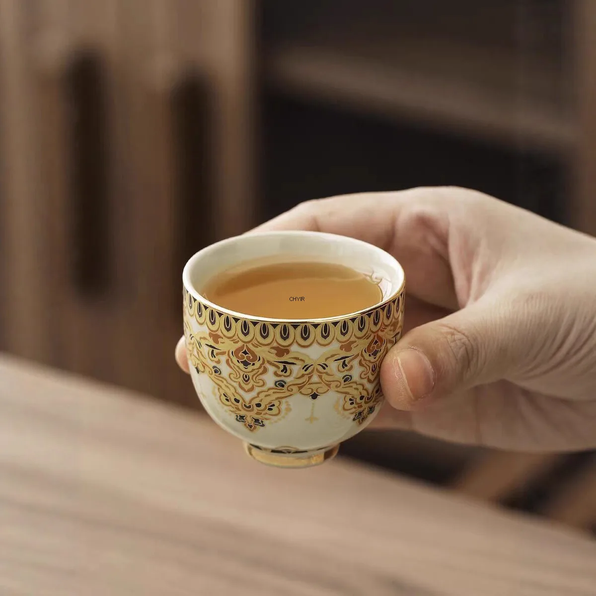 

Чайная чашка с золотым тиснением из ясеня, маленькая чайная чашка для китайского гостя, керамическая одинарная чашка