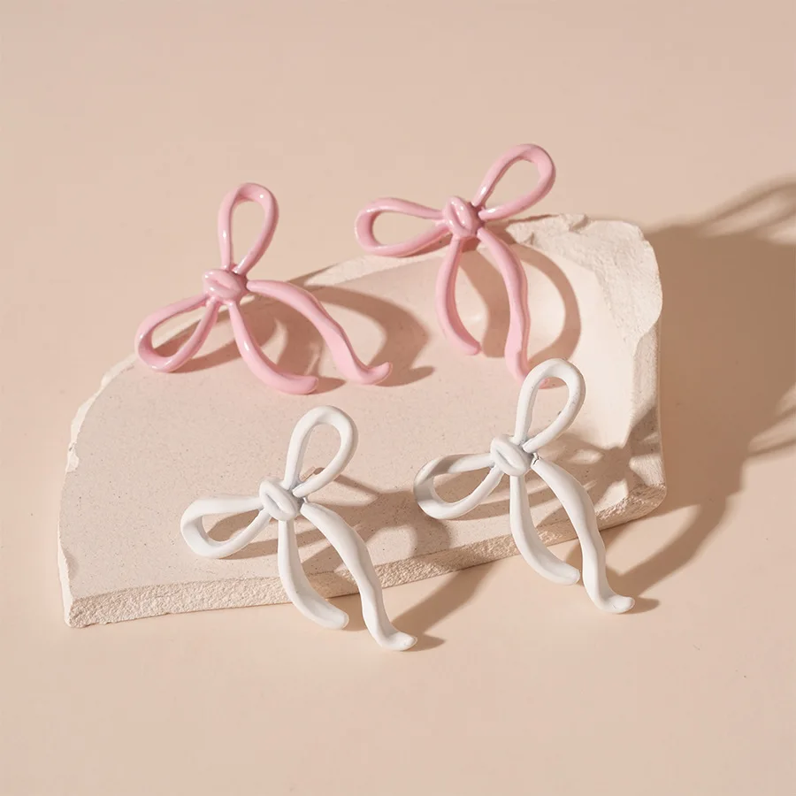 Spray Painted Bow Earrings for Women Sweet Pink Bowknot Stud Earrings Summer Fashionable Vacation Party Ear Jewelry