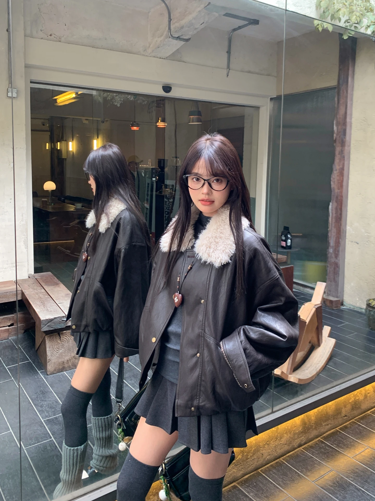 

Кожаная куртка Thiened Fce в стиле ретро с меховым воротником, свободного кроя, для молодежи, зимняя, утепленная, стройнящая фигуру