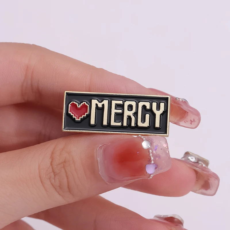 Red Heart Mercy Badge spille smaltate Undertale Game spille collare distintivo con risvolto zaino in metallo accessori per gioielli regalo per amico