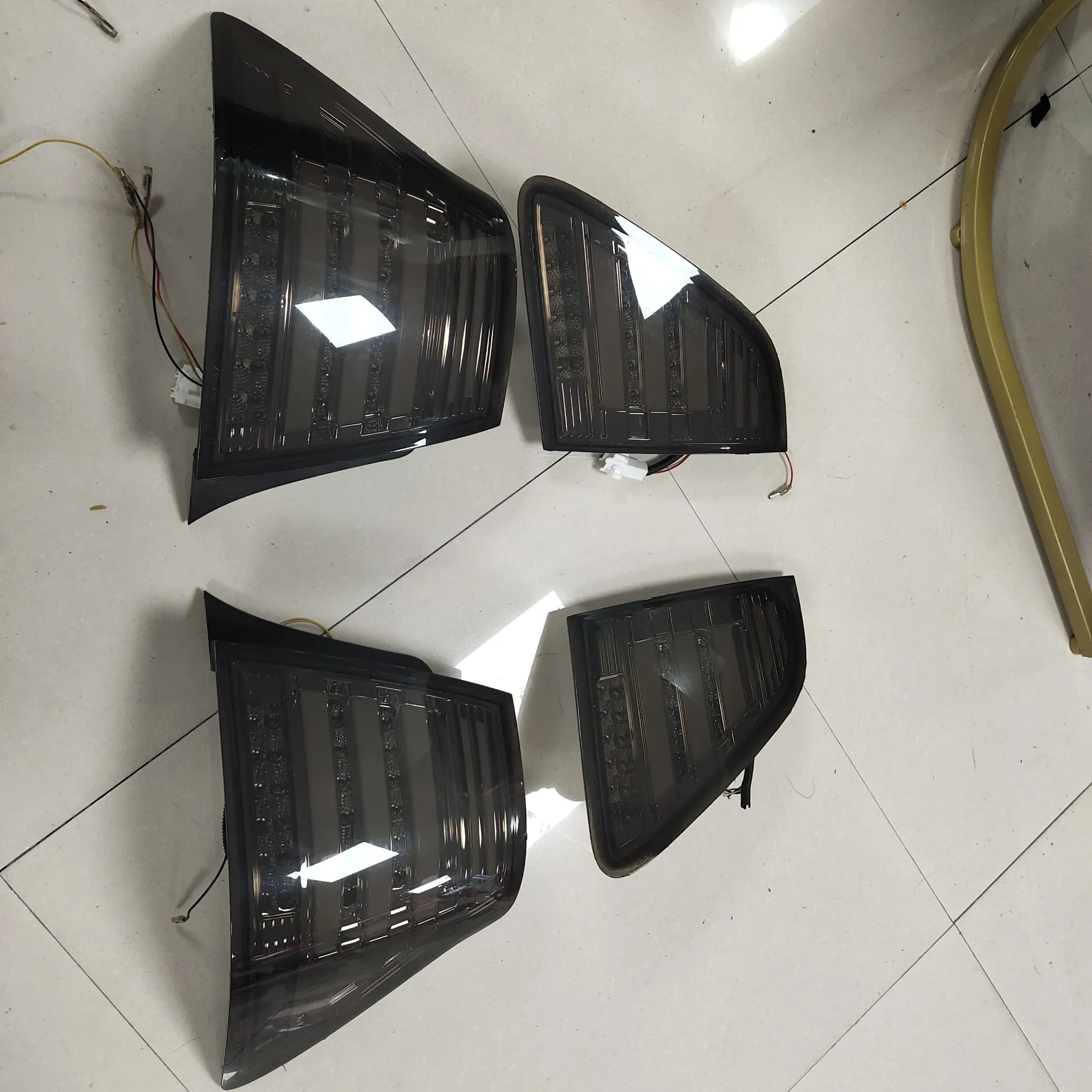 

Car Rear Lamp LED Tail lamp Taillight Brake Reverse light Warning Lamp Turn signal for 2005-2009 Toyota Crown 12th