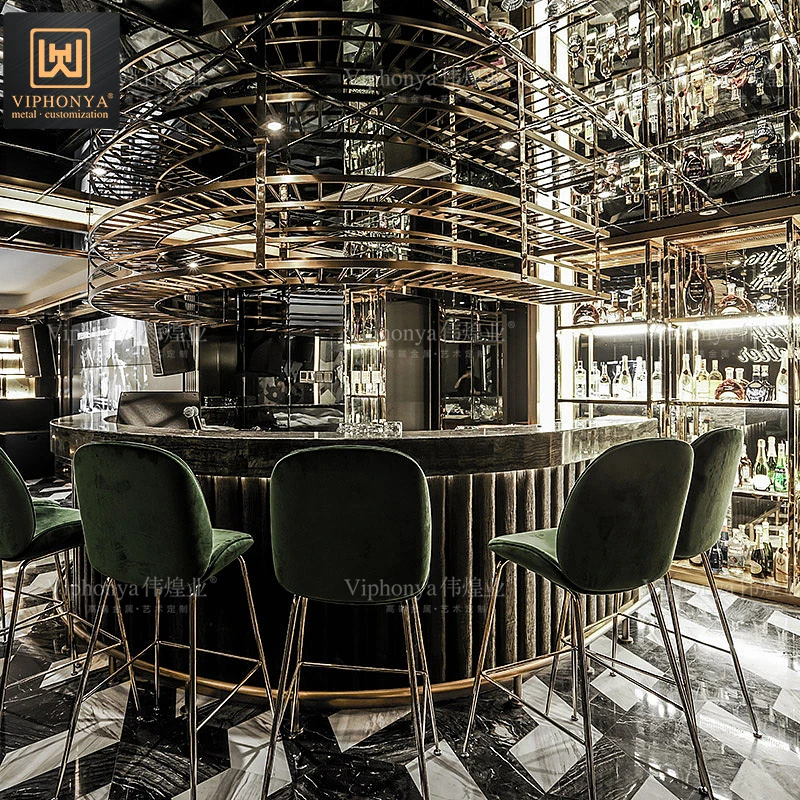 Unique Design Of Curved Metal Wine Rack Hotel Restaurant Bar Wine Display Cellar Ceiling Punched Display Stainless Steel Stand