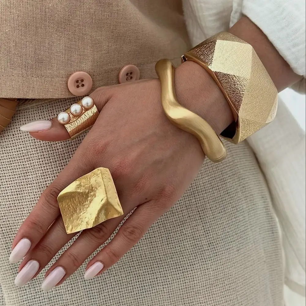 

Elegant Irregular Simple Geometry Bracelet Smooth Weave Exaggerated Bracelet Matte Hands Jewelry Women Bangle Daily