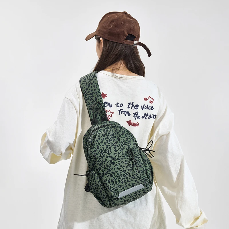 Men's Crossbody Bag, Small Shoulder Backpack, Chest Bag, Women's Commuter Work Outdoor Shoulder Bag, Hiking Tablet Lightweight Mountaineering Bag, Student Bag