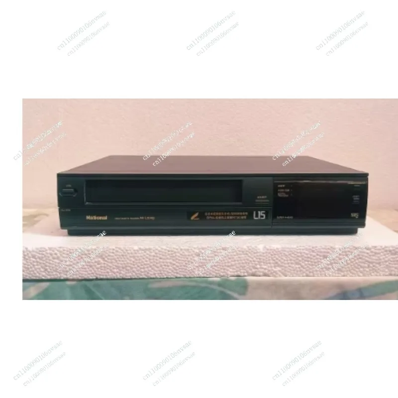 

Видеомагнитофон Classic L15: Винтажный видеорекордер формата VHS