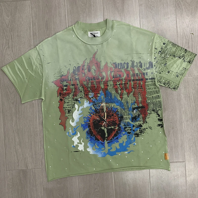 

Ретро-винтажная летняя футболка свободного кроя с круглым вырезом, коротким рукавом, принтом в виде сердца, стразами на подоле, с манжетами, молодежная повседневная футболка в стиле хип-хоп