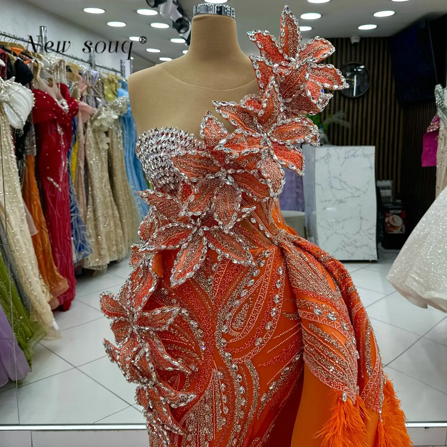 Gorgeous Dubai Orange Crystals Beaded 3D Leaf Design Mermaid Evening Dresses with Feathers Side Train Luxury Events Party Gowns