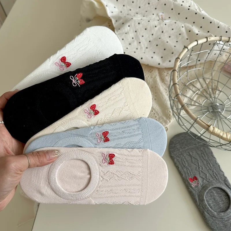 

Летние женские тапочки-носки, новые носки с вышивкой клубничного банта, невидимые повседневные неглубокие противоскользящие носки Cue Now Show, дышащие