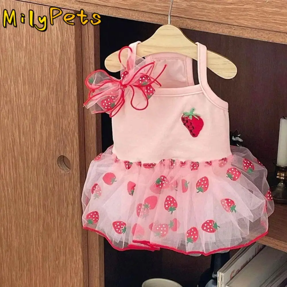 

Wedding Dress Cute Dog Dresses XS-XL Sleeveless Pet Clothes Strawberry Daisy Pattern Princess Dress Cat Skirts Puppy