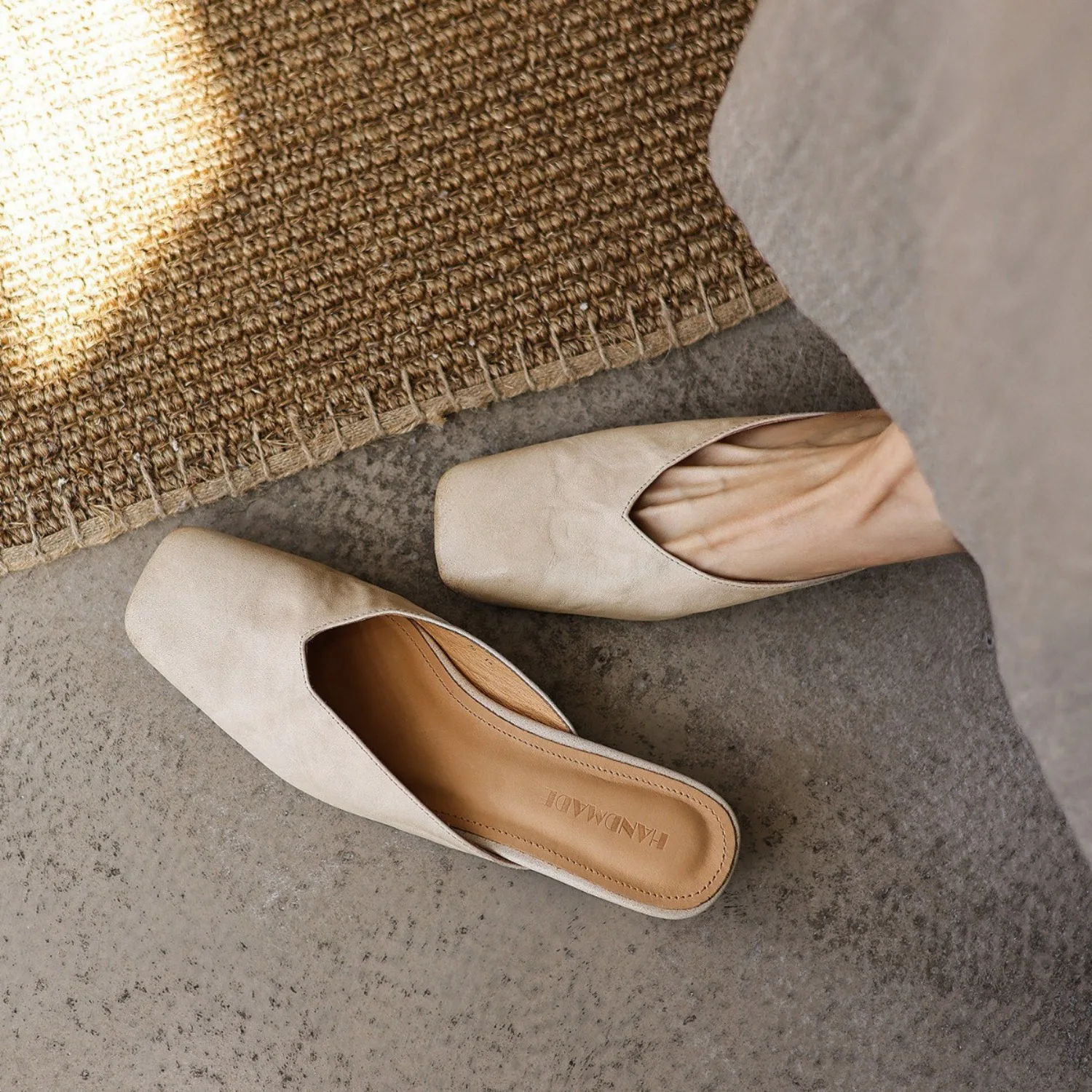 

Women Closed Toe Mule Shoes Vintage Square Toe Block Heel Slip on Outdoor Sandals for Summer 2026