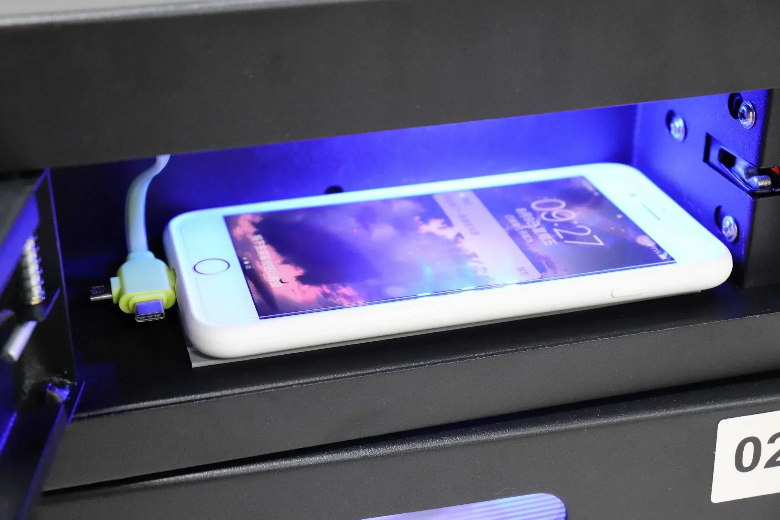 

Шкаф для зарядки телефона с монетоприемником — электростанция с навесным замком с отпечатками пальцев для торгового центра, аэропорта и ресторана