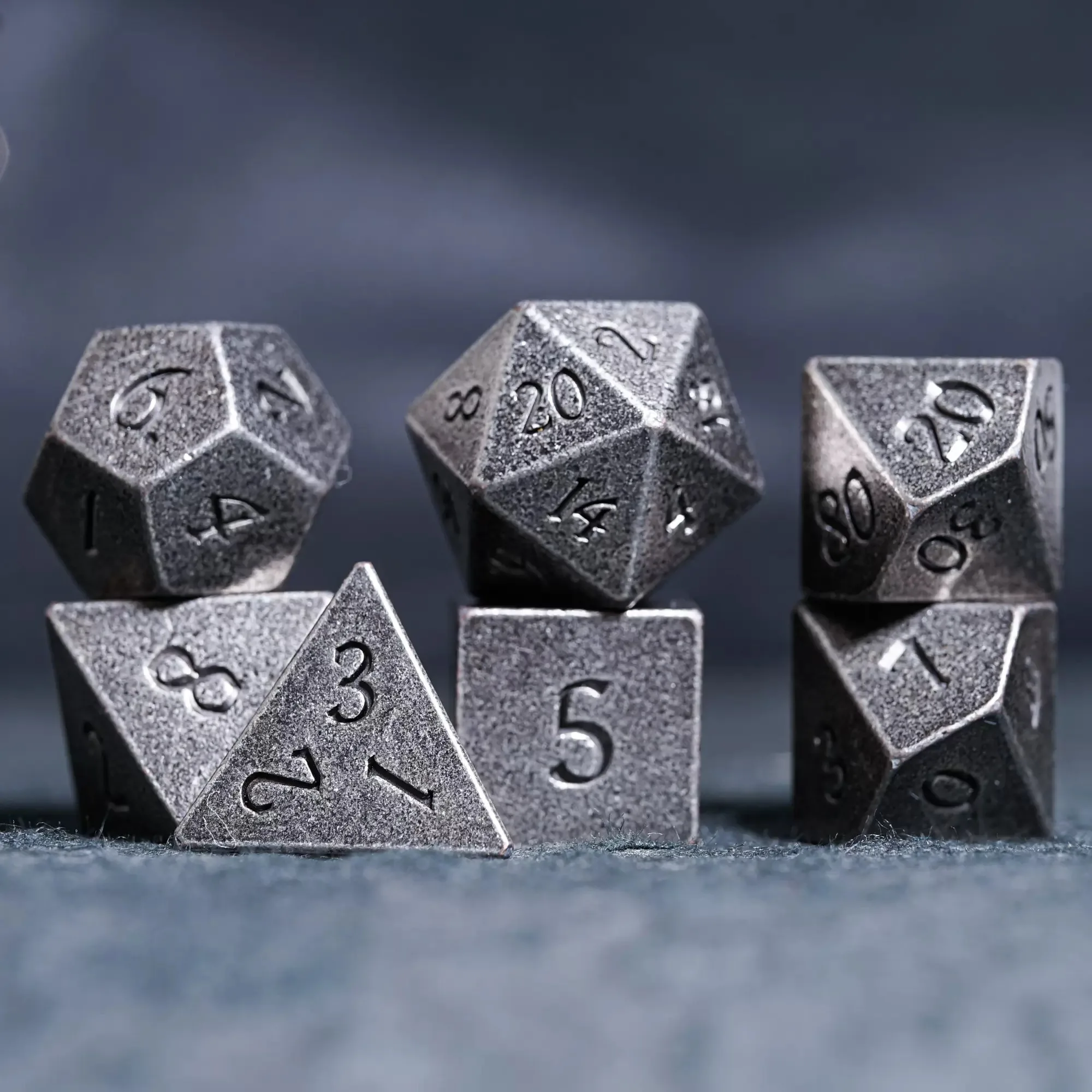 Zemak Metal DND Dice Set 7pcs Dungeons and Dragons Dice Set D&D for RPG MTG Table Games Metal DND Dice Copper D20 Dice