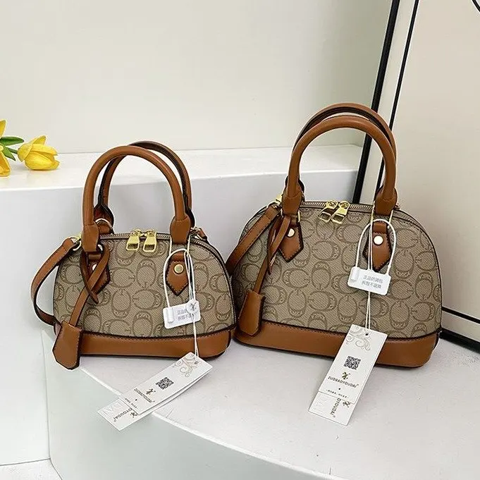 

2025 New Light Luxury Fashion Shoulder Bag Popular Casual Messenger Bag Women's Bag Three-dimensional Bag Beige with Brown