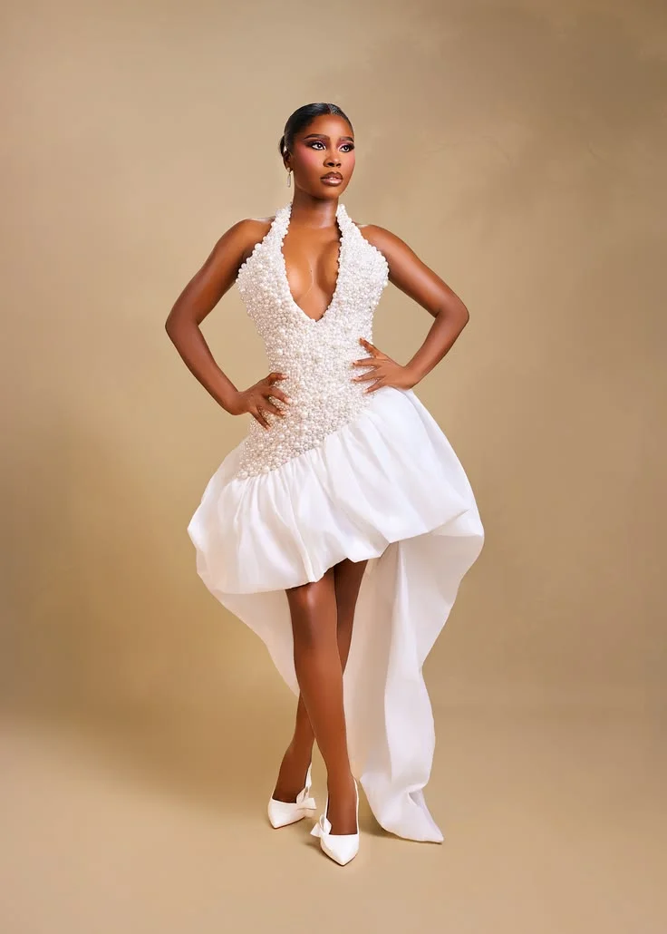 2026 Halter Deep V White High Low Prom Dress Pearl Beaded Corset Puffy Mini Birthday Graduation Cocktail Party Dress Customized