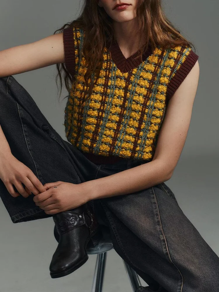 

European style new women's fashion versatile elegant simple color-blocked V-neck textured knit vest