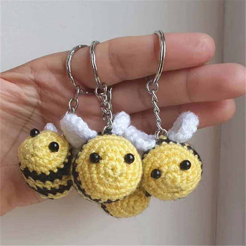 Novelty and Cute Knitting Bee keychain Weird keychain Fashionable and Novel Party Jewelry Suitable for Women To Give Her Gifts