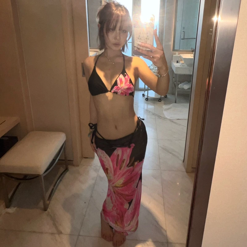 

American Vintage Pink Lily Print Sweet Three-Piece Bikini Set Black Lace-Up Sexy Swimwear Beach Style Pool Party Vacation Summer