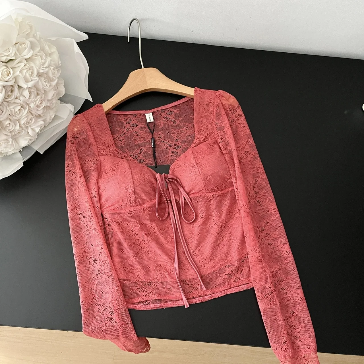 2024 New Women\'s Spring and Autumn Sexy Red Lace Tied Waist Long sleeved Design Top Y2K Elegant and Elegant V-neck T-shirt