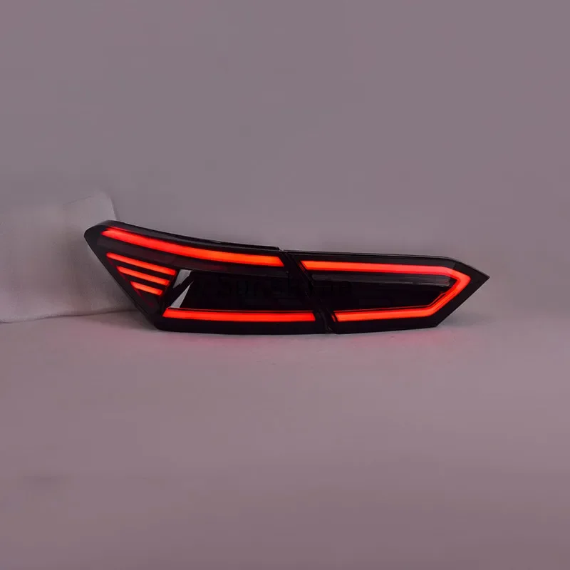 Dedicated to the 18-22 modified horse racing LED running water steering tail lights of the tail light assembly