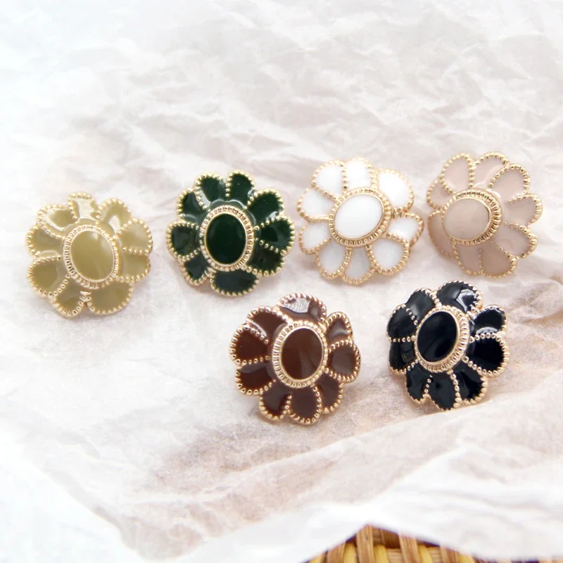 6Pcs 17/21/24mm Vintage Flower Gold Metal Buttons for Clothing Coat Dress Decorative Buttons Sewing Accessories Wholesale