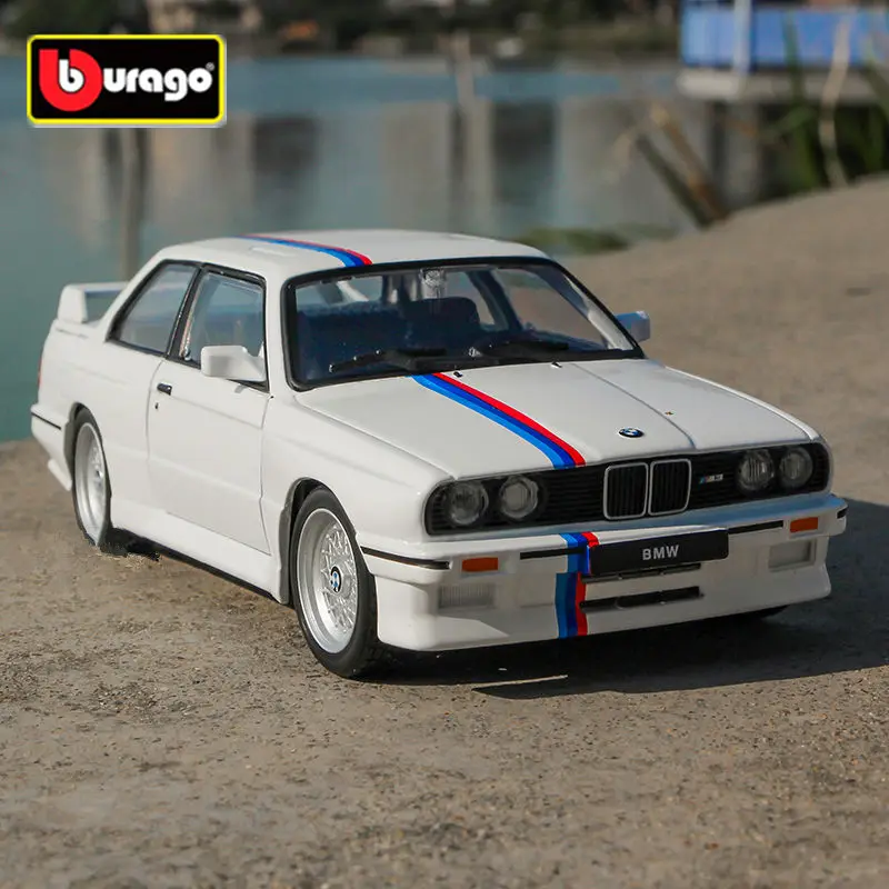 Bburago 1:24 BMW M3 E30 1988 Alloy Sports Car Model Diecast Metal Classic Racing Vehicle Car Model Simulation Childrens Toy Gift