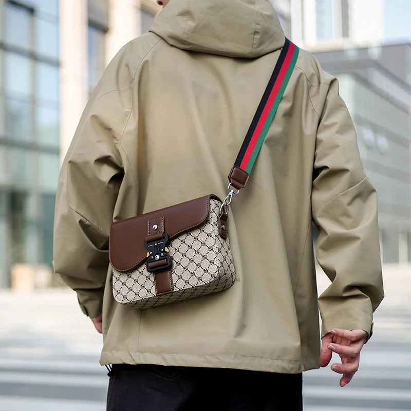 กระเป๋าคาดลำตัวผู้ชายลายแจ็คการ์ดทันสมัย กระเป๋าสะพายไหล่ลำลองระดับไฮเอนด์สำหรับเดินทางไปทำงาน ธุรกิจ กันน้ำ ใช้ได้ทุกวัน