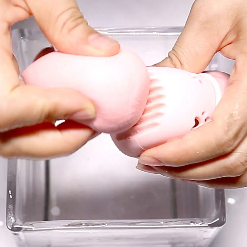 Silicone Makeup Puff Box Small Lightweight Sponge Holder with Airflow Design for Fast Drying Travel Friendly Beauty