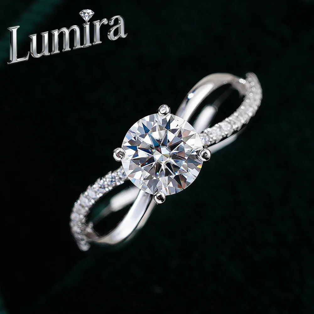 Lumira Platinum PT950 1-Carat Cross-Cut Moissanite Ring Luxury Openwork Four-Prong Classic Crown Engagement Ring