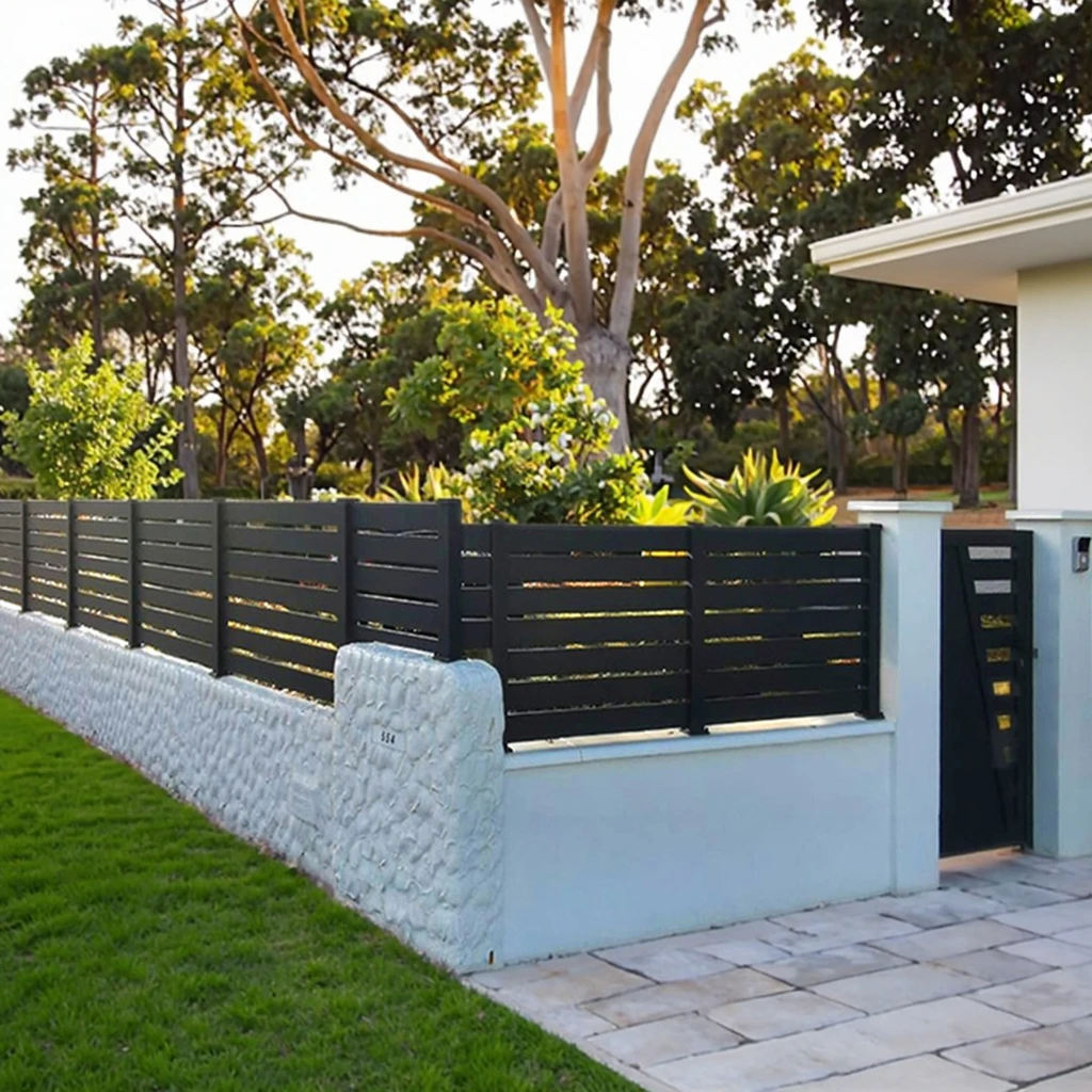 

Customized Boundary Black Metal Backyard Garden Fence Aluminium Horizontal Slat Fence Panels Aluminum Privacy Fence Outdoor