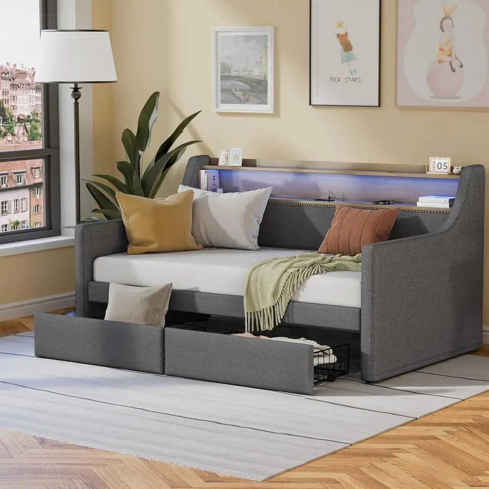 Soa Daybed With 2 S…