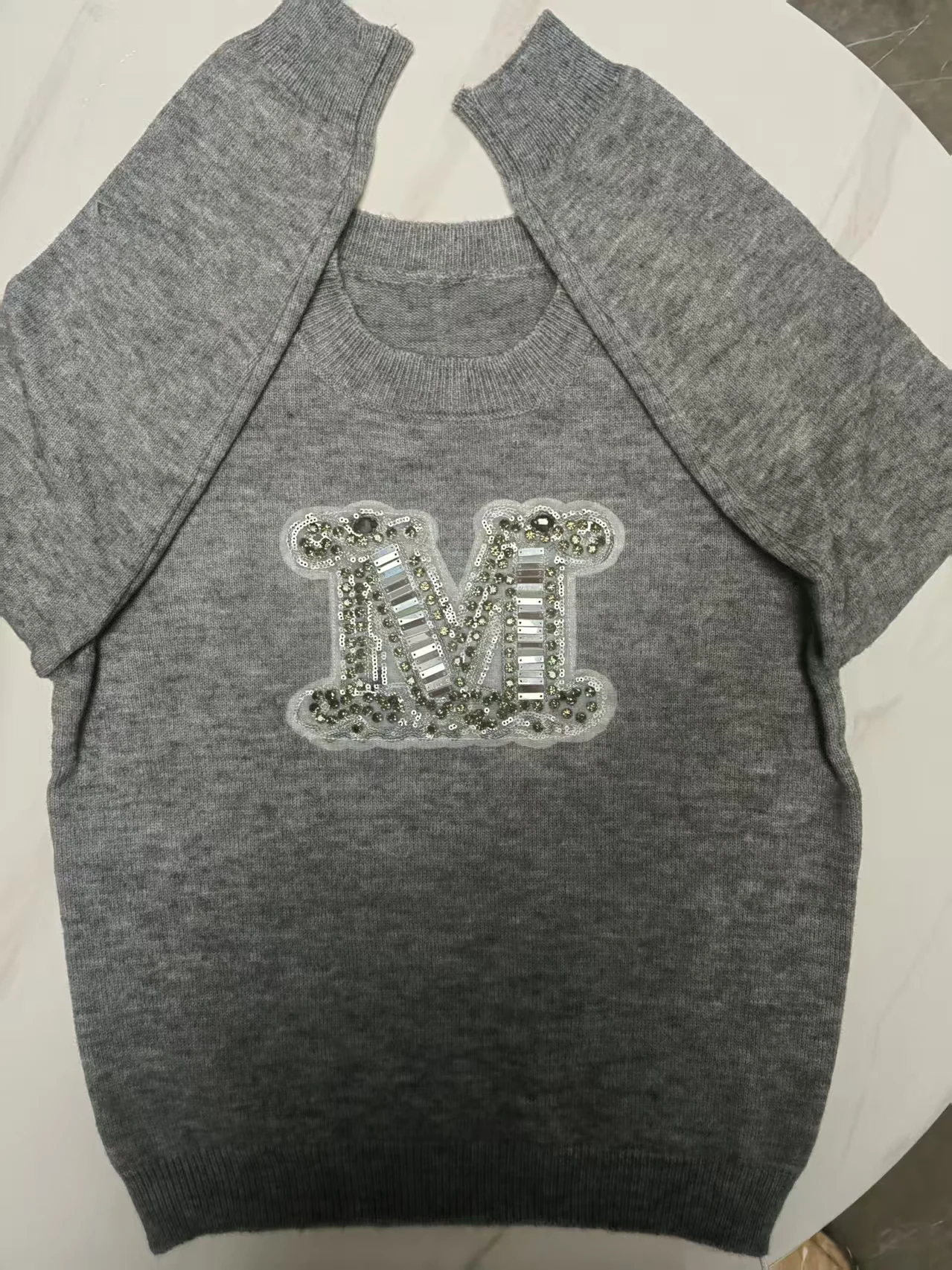 سترة نسائية من الكشمير لعام 2025 بلوفرات محبوكة فضفاضة غير رسمية مطرزة بأحرف خريف وشتاء مطرزة برقبة دائرية سترة علوية #2