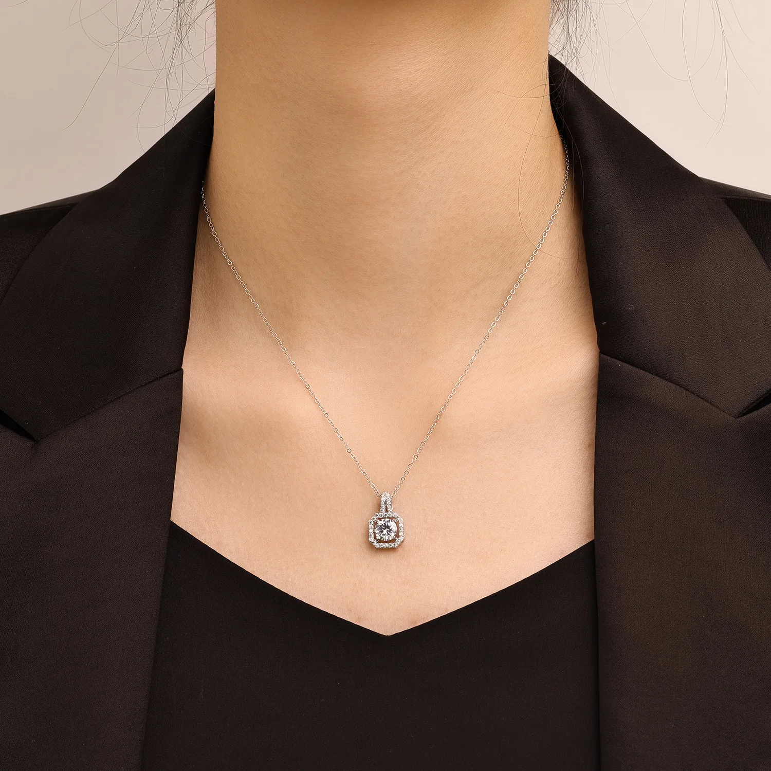 2026 New Upscale Fashion Summer Upscale Feeling Zircon Qixi Valentine's Day Gift Square Bag Pendant Necklace