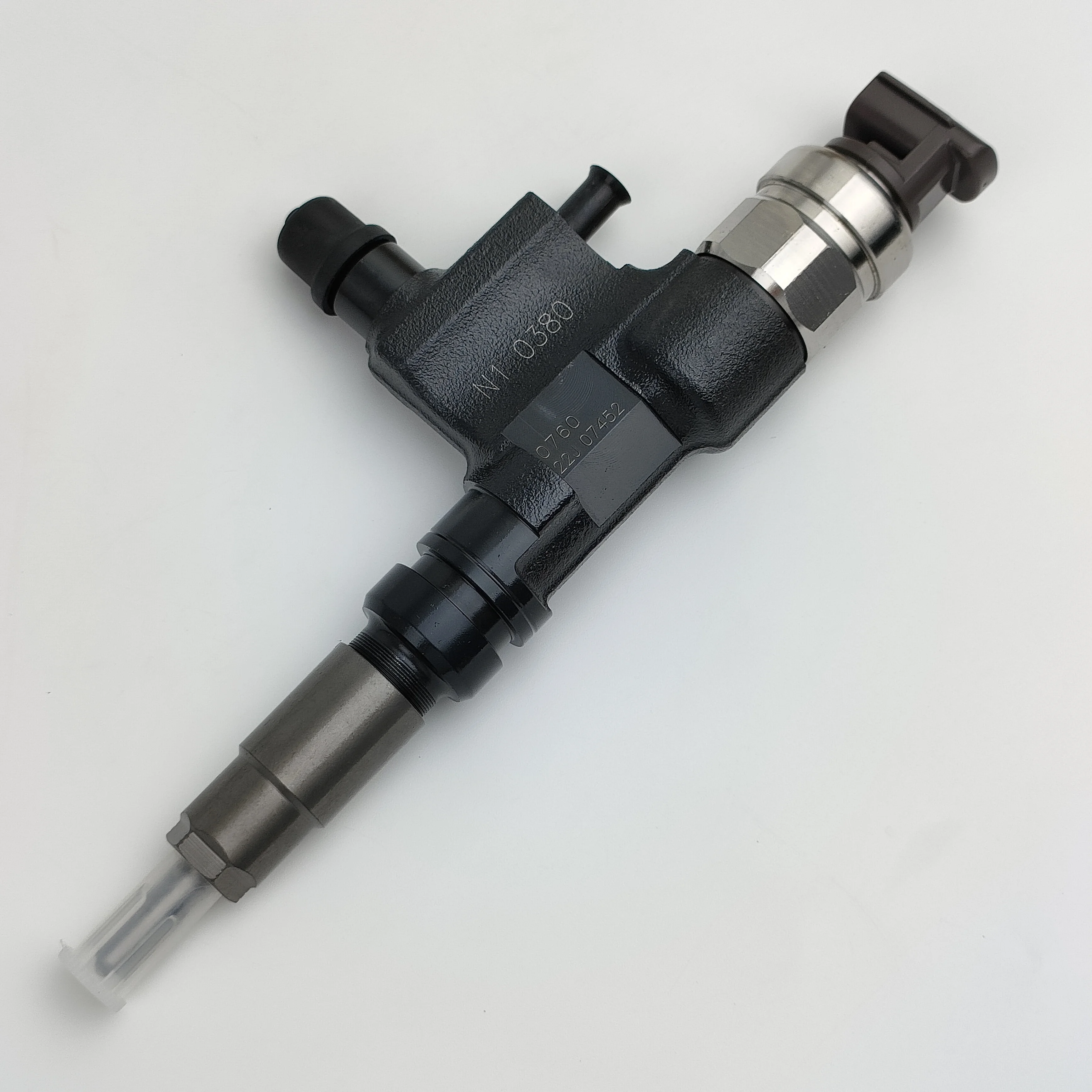 High Quality Common Rail Injector 295050-0451 8-97622035-0 For Toyo-ta 1KD 2KD Engine
