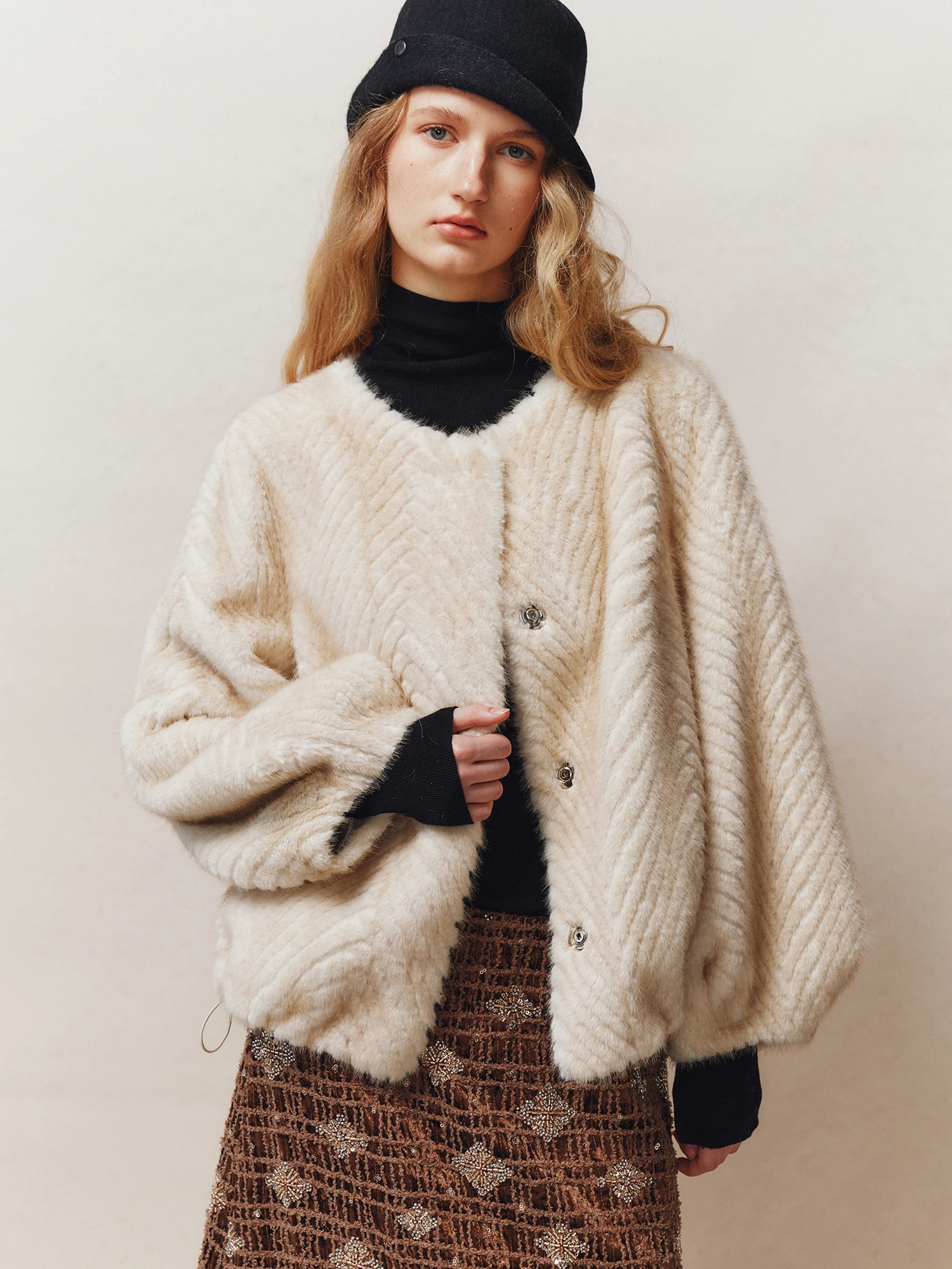 Elegant Short Style Water Rabbit Fur Jacket with Notch Lapel Warm Faux Fur Lantern Sleeve Coat Environmental Protection Craft
