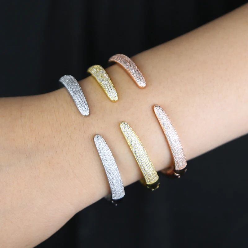 Pulsera de Color dorado con incrustaciones de circonia cúbica para mujer, joyería de moda, brazalete clásico, Simple, abierto, tamaño ajustado,