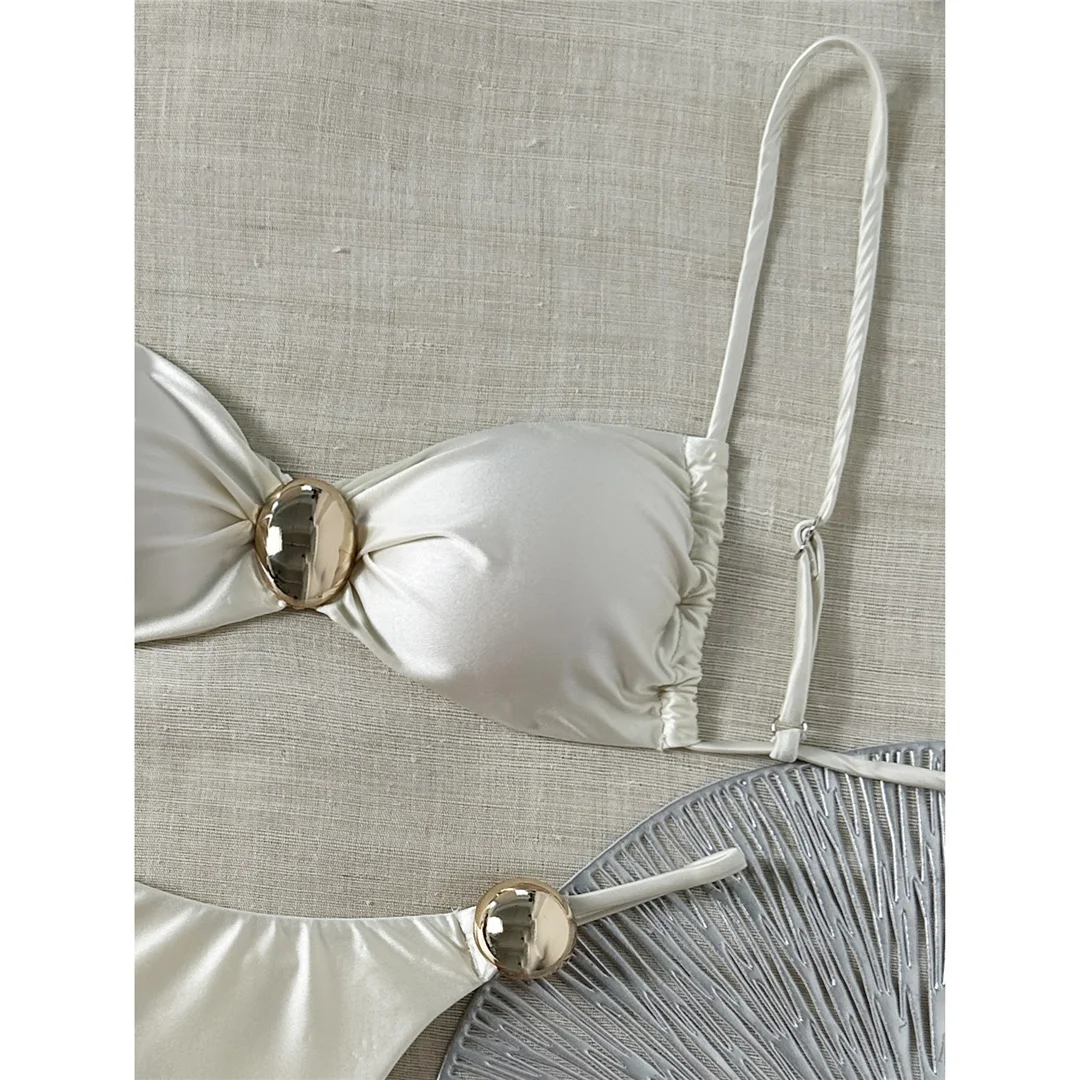 Sexy Bikini mit Metallringen, Damen-Badebekleidung, zweiteiliges Bikini-Set, hoch geschnittene Beine, gepolsterter Badeanzug, Badebekleidung, Modell V8311. – Detail 17