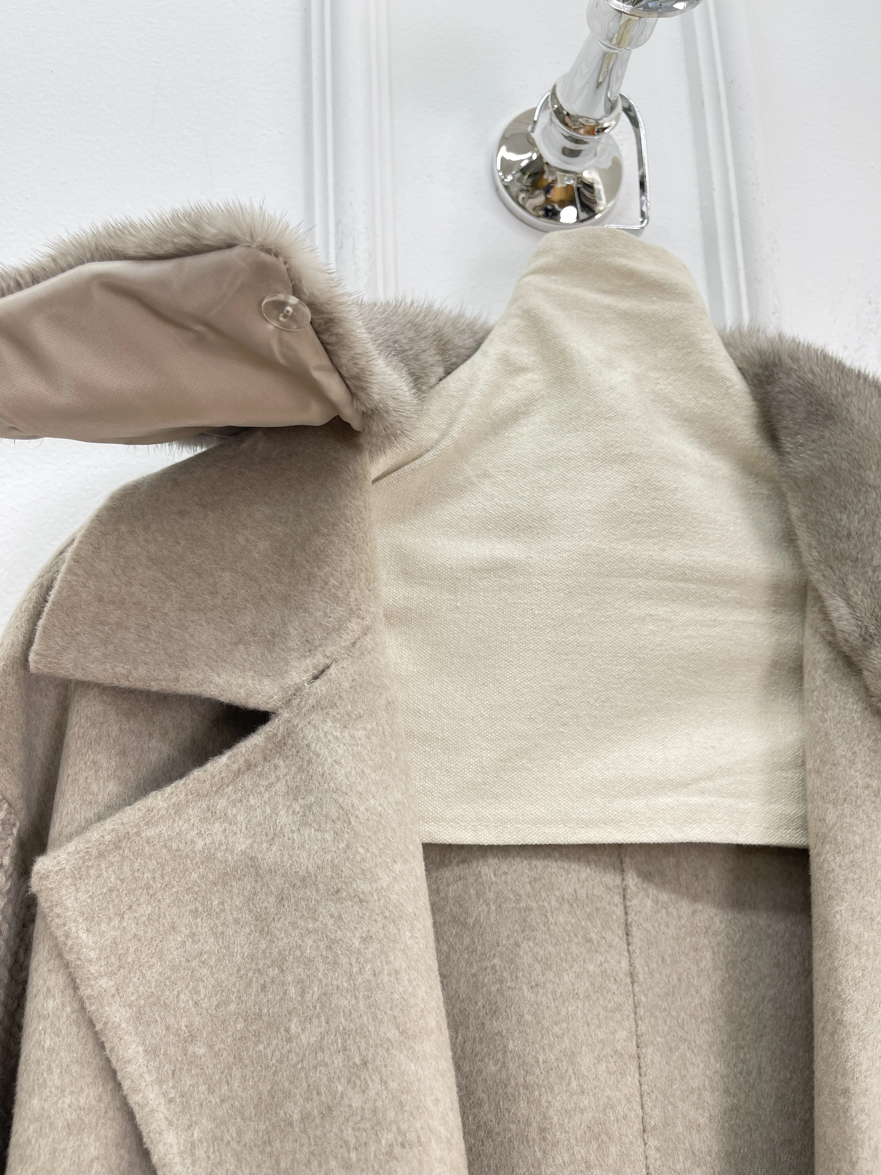 Manteau en cachemire mi-long pour femme, col en vison, cravate à la taille, manteau en laine amincissant, nouvelle collection automne et hiver 2025