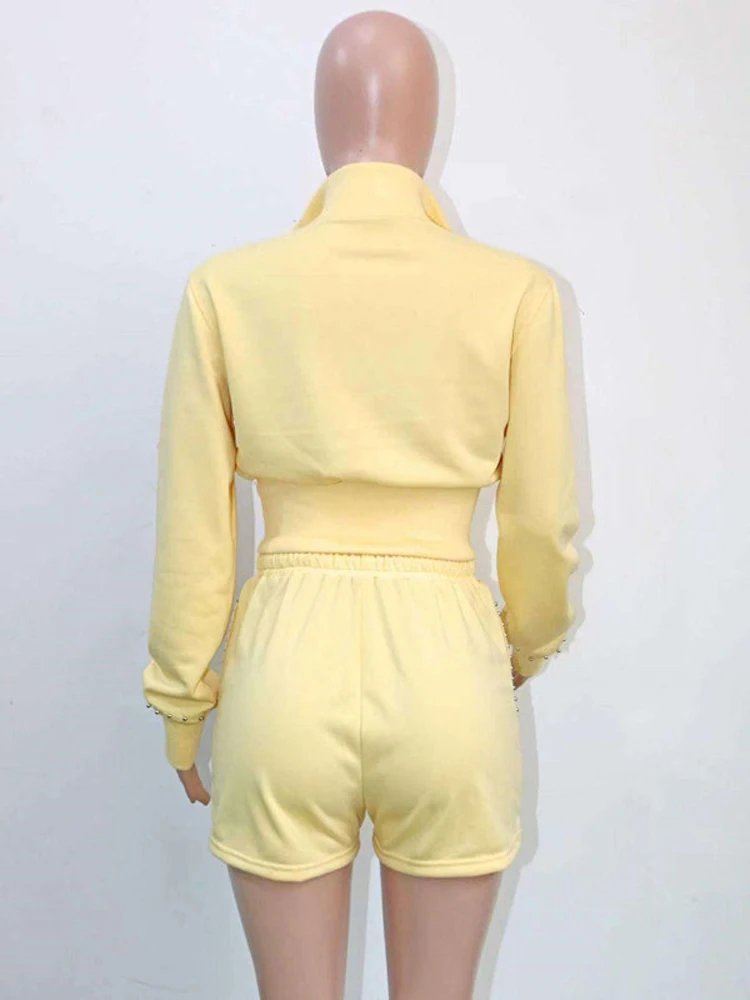 JENYAGE Gelbes, mit Nieten besetztes, kurz geschnittenes Shorts-Set mit Reißverschluss und Stehkragen für Damen, Y2K-Sweatshirt mit langen Ärmeln, hochtaillierter Trainingsanzug mit Kordelzug – Detail 8