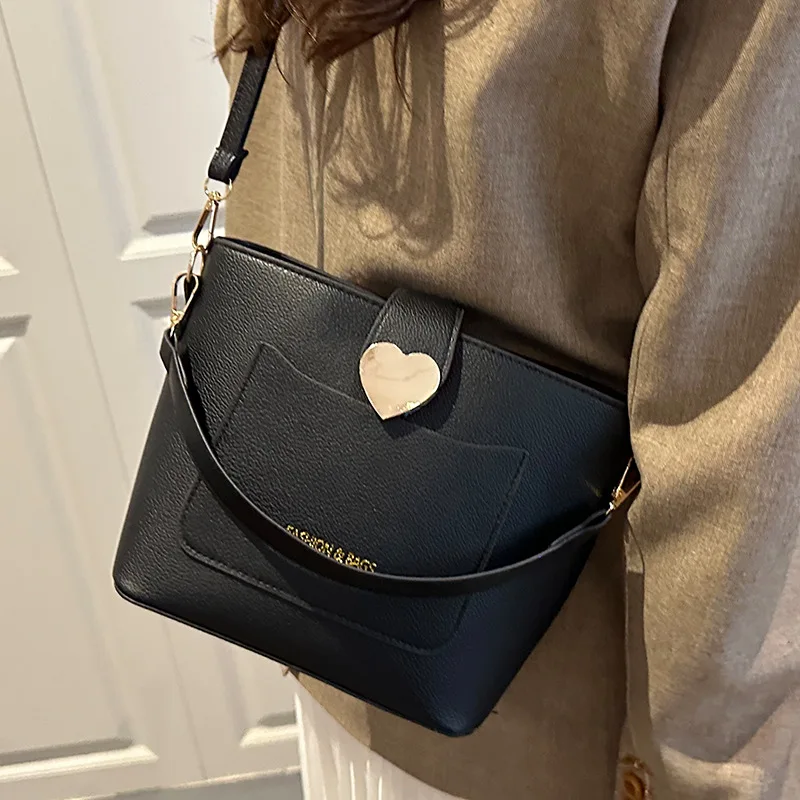 

Осень 2023, новинка, модная нишевая ручная женская сумка на одно плечо, подмышки, диагональная крестовая сумка