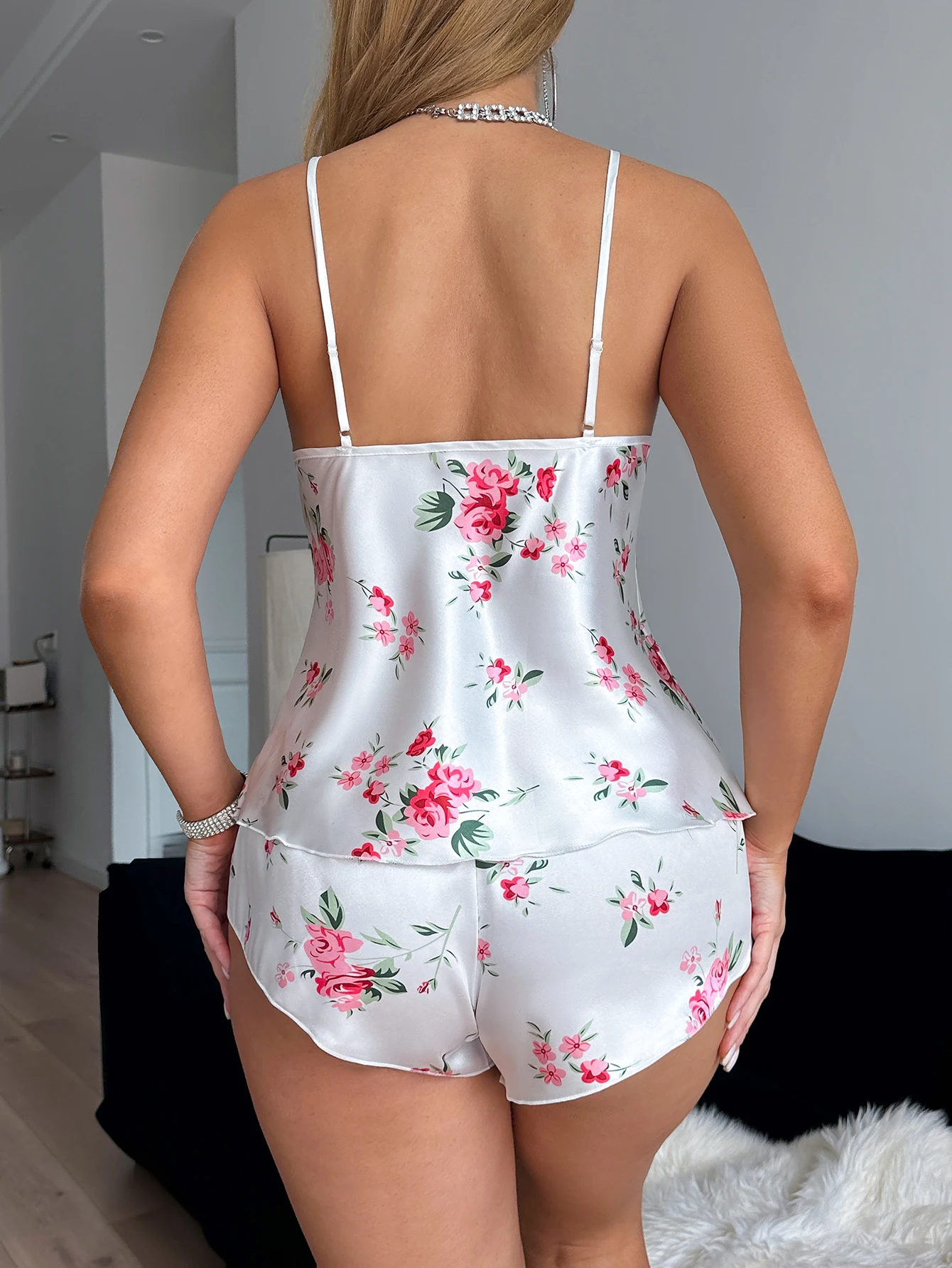 طقم شورت رسن مطبوع برقبة على شكل حرف V طقم بيجامة نسائي عصري وأنيق مكون من قطعتين #2