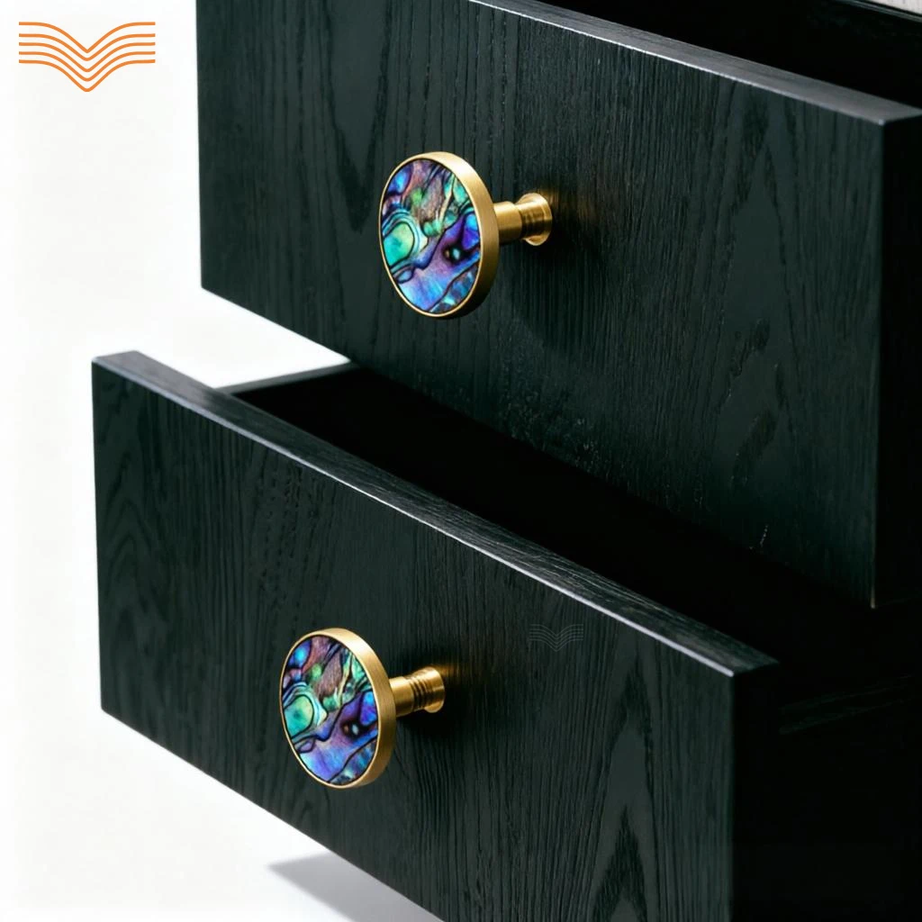 Light Luxury Brass Shell Single Hole Knobs Modern European Gold Drawer Pull Handles for Wardrobe Cabinet Furniture Doors