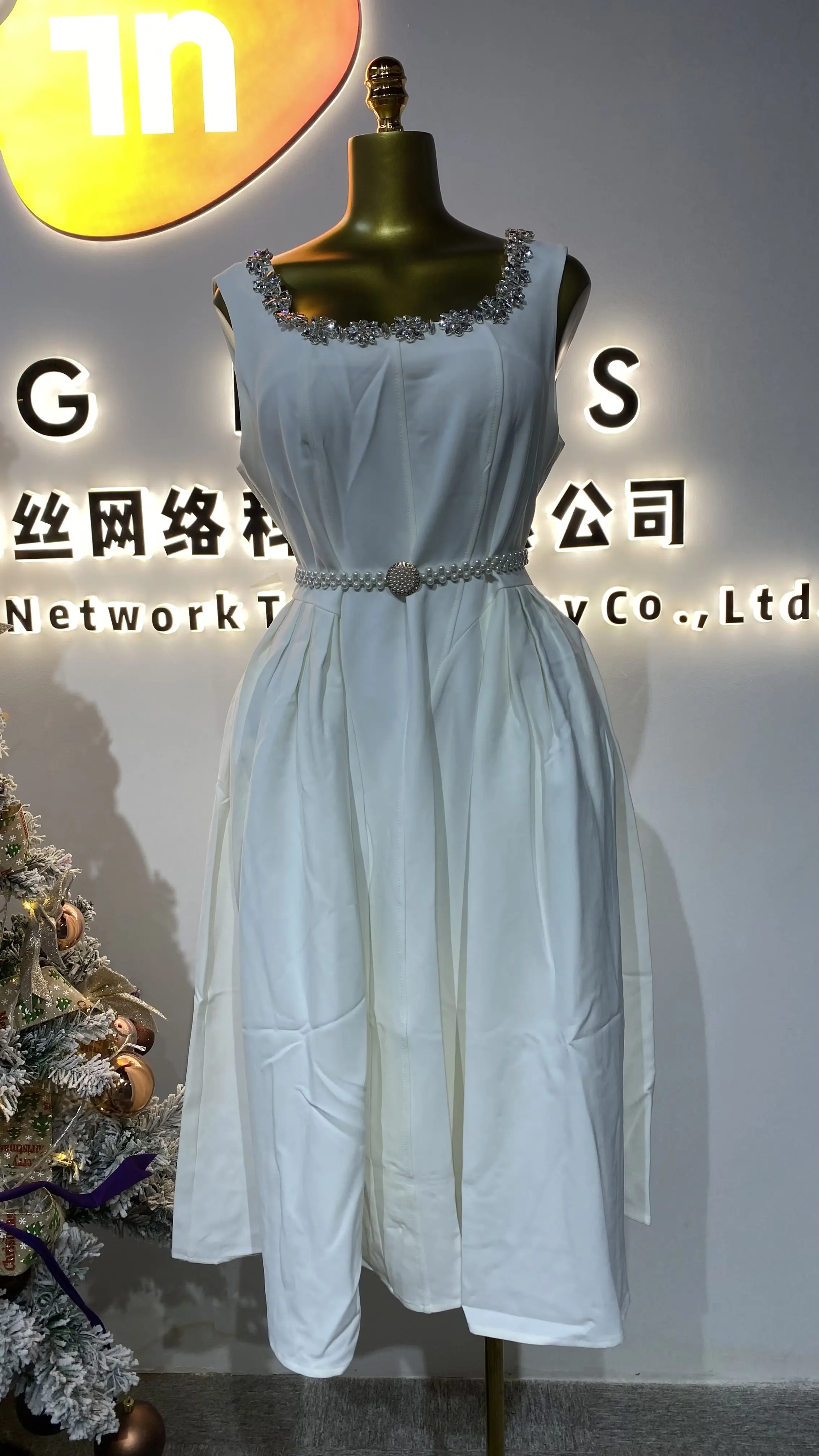 

2025 boutique wholesale summer new style fashion v-neck diamond inlaid elegant sling women's clothing-GZMM231