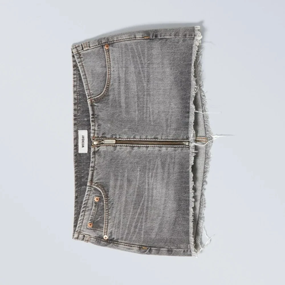 

Harajuku trendy casual sexy skirt New fashionable street women gray denim zipper skirt retro frayed low-waist skirt