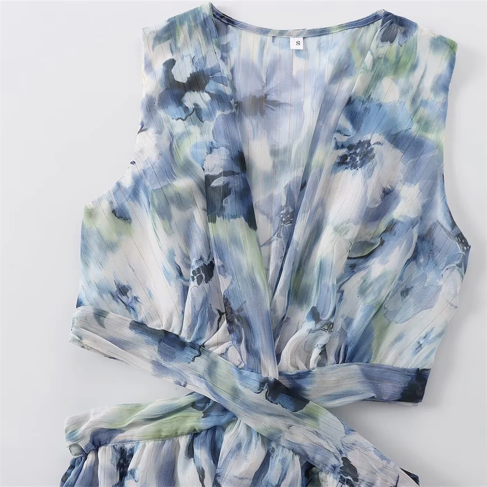 เดรสพิมพ์ลายเส้นโลหะเปิดเอวเซ็กซี่ คอวี สไตล์หวานซ่อนเปรี้ยวแบบยุโรปและอเมริกา สำหรับผู้หญิง ฤดูร้อน