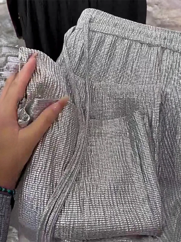 กางเกงขายาวทรงตรงขาบานบางเบา สัมผัสหรูหรา ให้ความรู้สึกตื่นเต้น ดีไซน์ทันสมัยสำหรับผู้หญิง