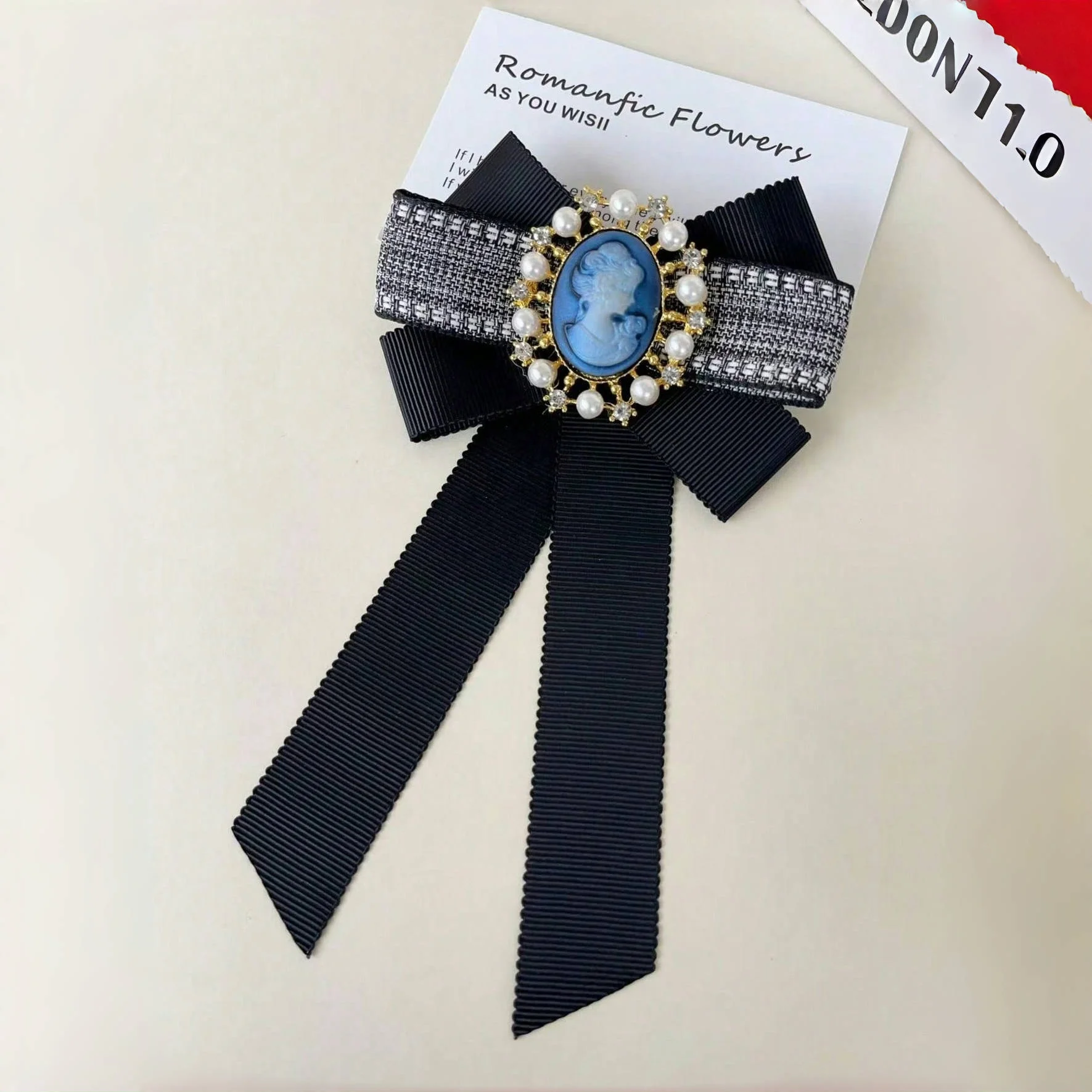 ヴィンテージの高級スタイルの黒いサテンの蝶ネクタイ1個、真珠や宝石で飾られ、ビジネス交渉、ディナーパーティー、カクテルパーティー、ロマンチックなデートに適しています、光沢のあるポリエステル繊維（ポリエステル）