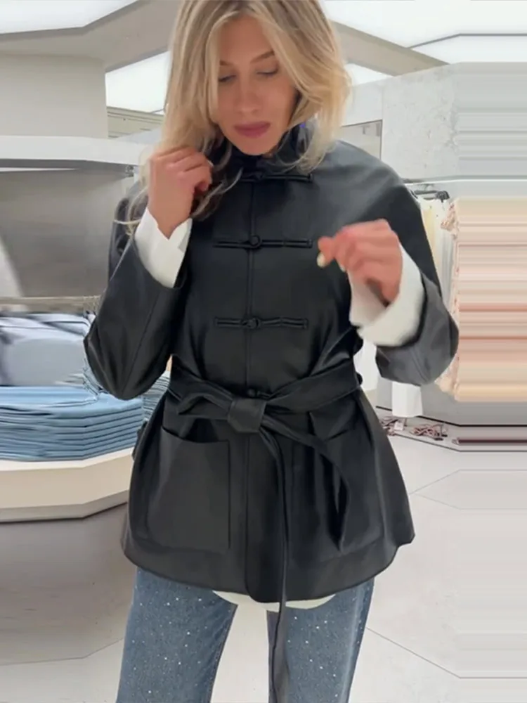 Damen Kunstlederjacken mit Stehkragen, Froschknöpfen und Gürtel, Streetwear, Langarm, Einreihig, Lockere Oberbekleidung – Detail 17