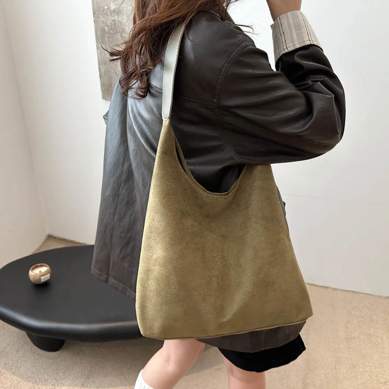 حقيبة يد نسائية جديدة ذات سعة كبيرة غير رسمية على الطراز الكوري بتصميم كلاسيكي من جلد الغزال بكتف واحد
